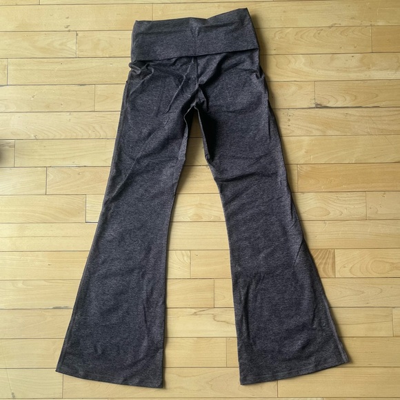 NWOT Offline by Aerie The Hugger High Waisted Flare Foldover Leggings - Picture 2 of 4